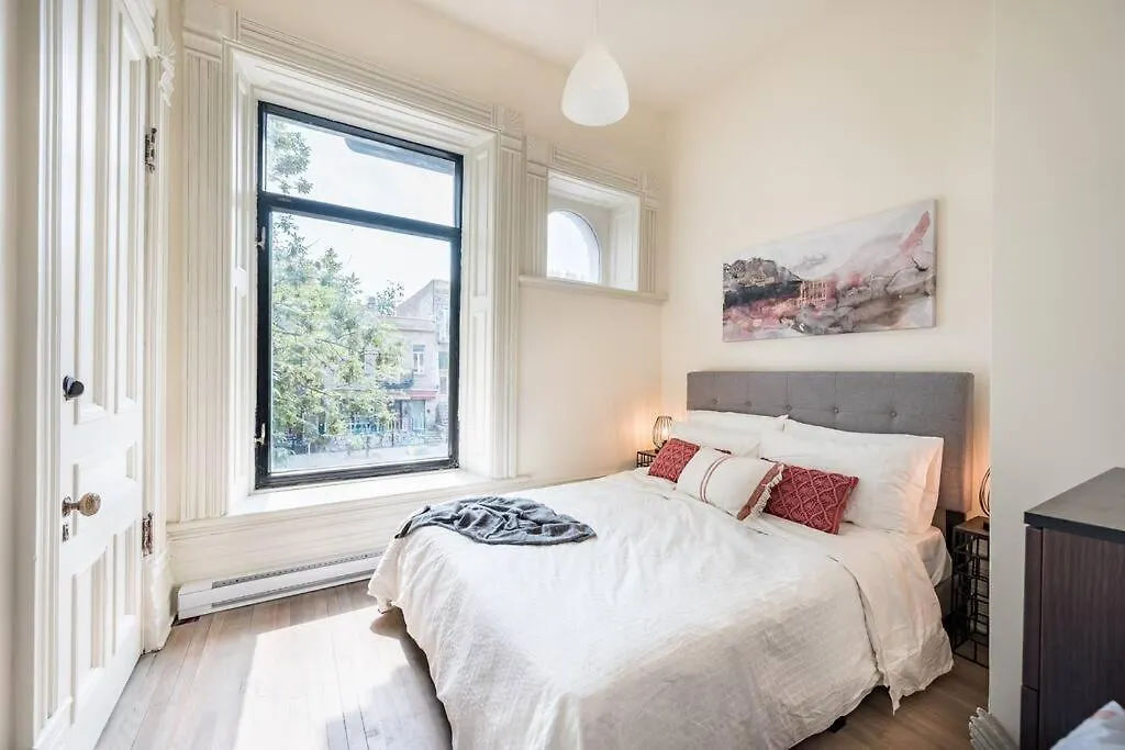 Montreal Styled 2 Bedroom Apartment On St-Denis Street