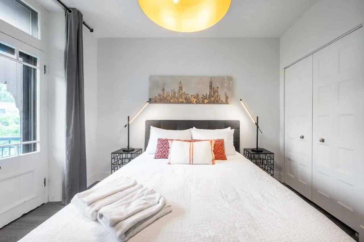 Montreal Styled 2 Bedroom Apartment On St-Denis Street
