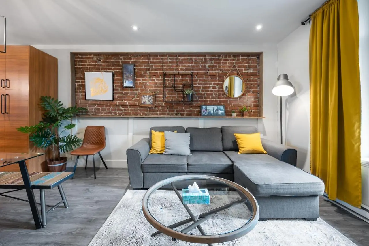 Montreal Styled 2 Bedroom Apartment On St-Denis Street